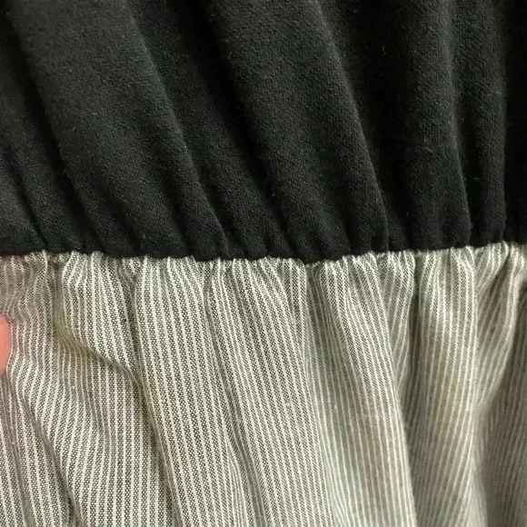 Jerell of Texas Vintage Long Ruffle Sleeve Fit & Flare Dress Black w/ Stripes - Picture 4 of 9